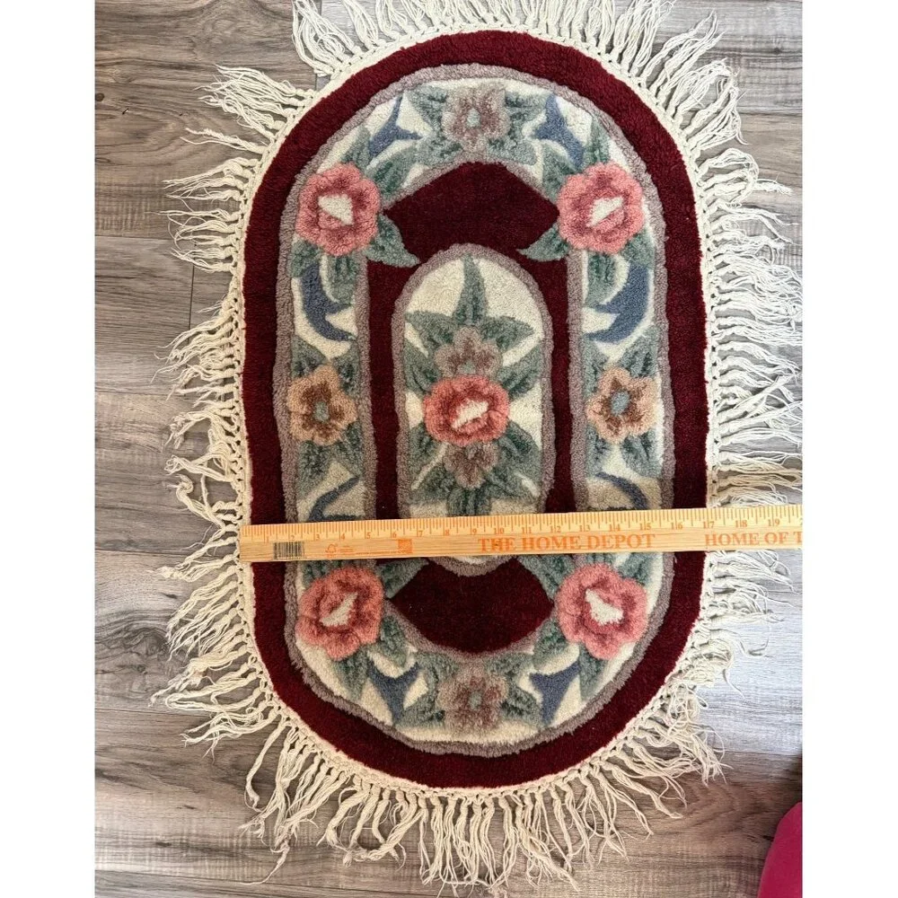 Vtg Floral Oval hand tufted Wool Rug Fringe 29 by 17 Grannycore cottage Read